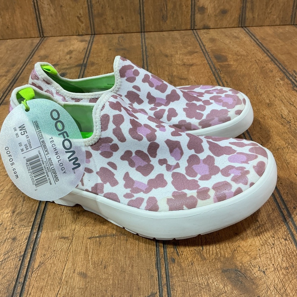 NEW Oofos OOmg eeZee Low Women's 5 Rose Leopard Recovery Slip On Shoes Comfort
